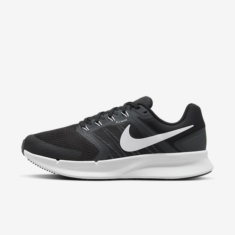 Giày Nike Run Swift 3 Nữ - Đen Trắng