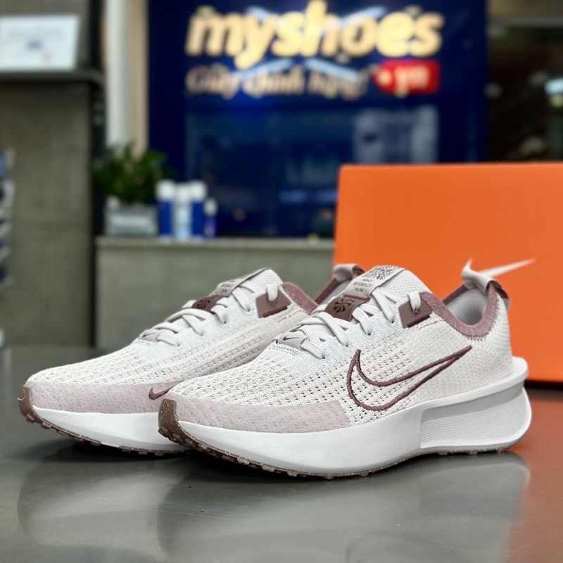 Giày Nike Interact Run Nữ - Hồng Nhẹ